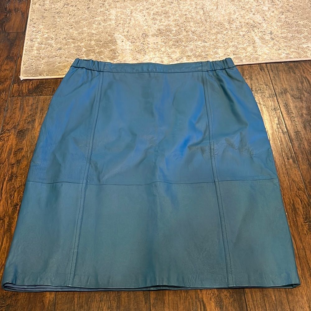 Venezia Blue genuine Leather Skirt‎ Size H-6  100% pig Malpa leather EUC Unique